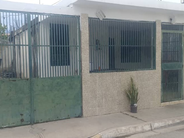 #0724 - Casa para Venta en Barquisimeto - K